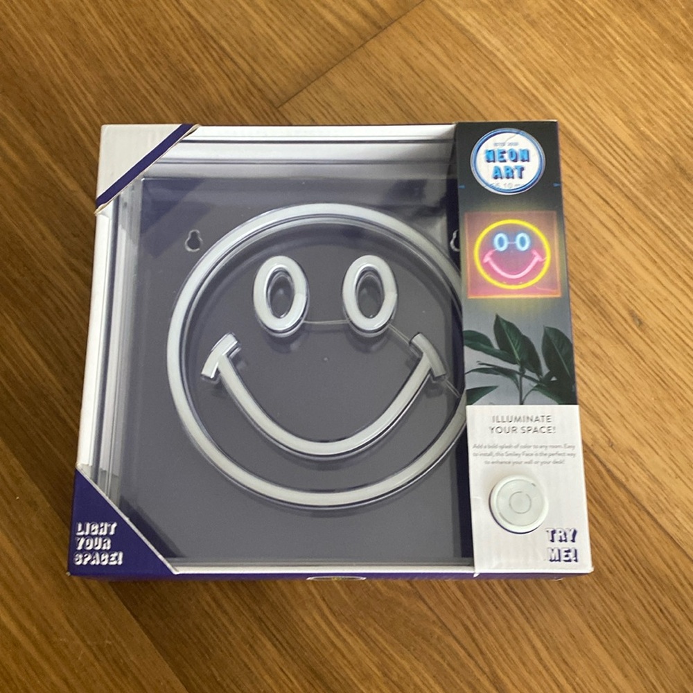 New Neon Art Desktop & Wall Sign Smiley Face